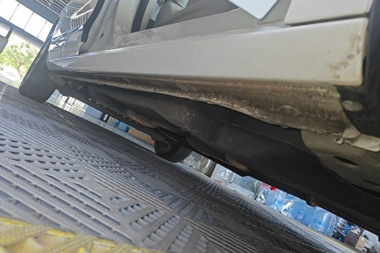 Used Buick GL8 2022 Land Business Class 652T Luxury Model Right Side Sill