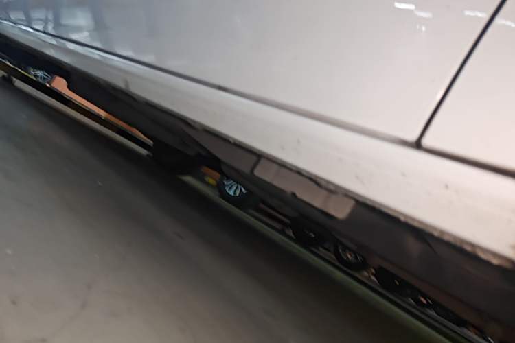 Used Buick GL8 2022 ES Landtrek 653T Luxury Edition Right Side Sill