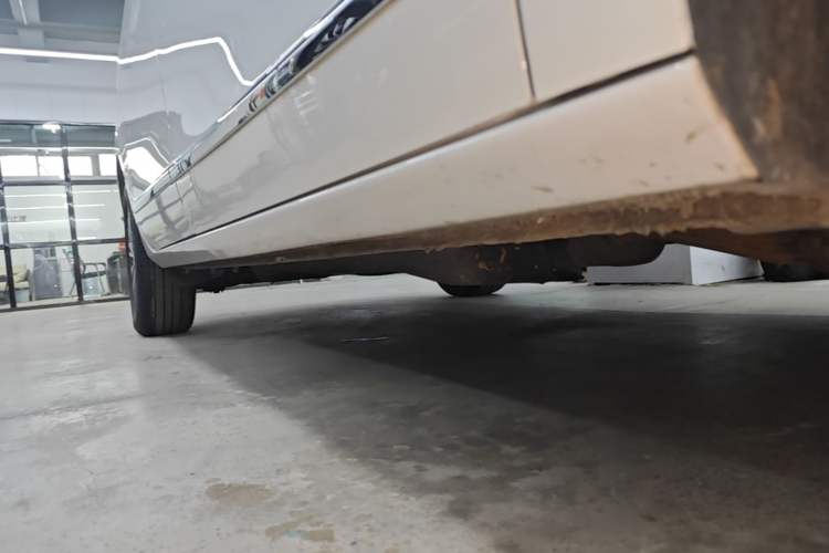 Used Buick GL8 2022 Land Executive Class 652T Prestige Model Right Side Sill
