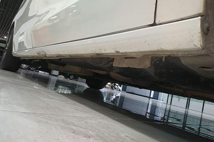 Used Buick GL8 2022 ES Landtrek 653T Comfort Edition Right Side Sill