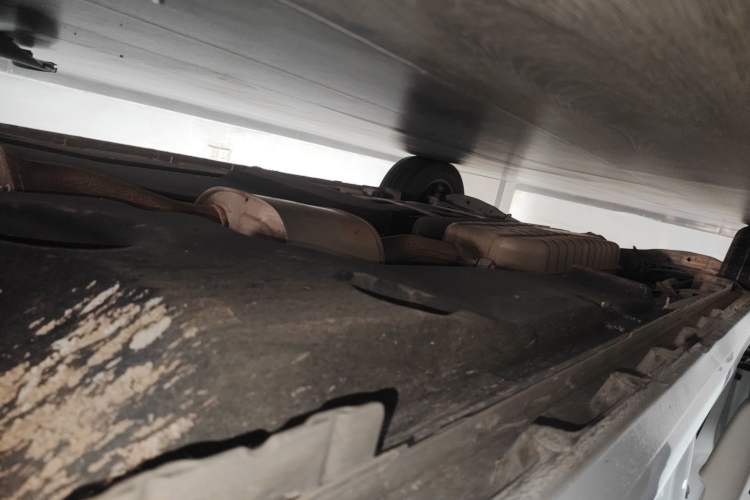 Used Buick GL8 2022 ES Landtrek 653T Comfort Edition Right Side Sill