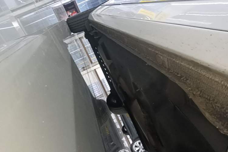 Used Buick GL8 2022 Land Business Class 652T Luxury Model Right Side Sill