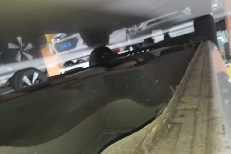 Used Buick GL8 2022 Land Cruiser Executive Class 652T Comfort Model Right Side Sill