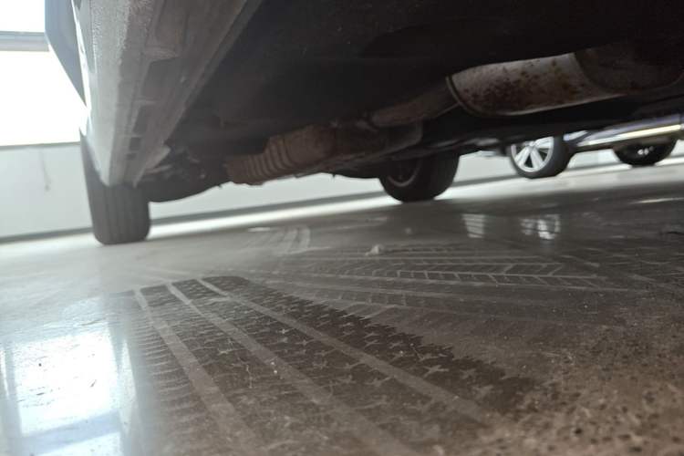 Used Buick GL8 2022 ES Landtrek 653T Comfort Edition Right Side Sill
