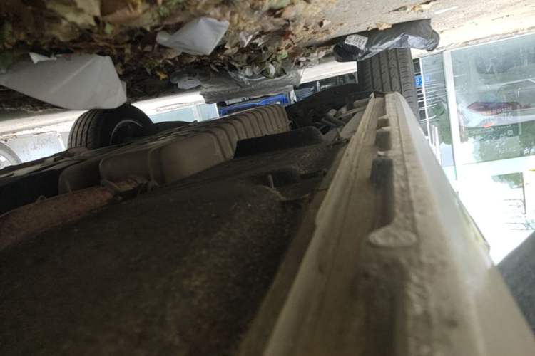 Used Buick GL8 2022 ES Landtrek 653T Luxury Edition Right Side Sill