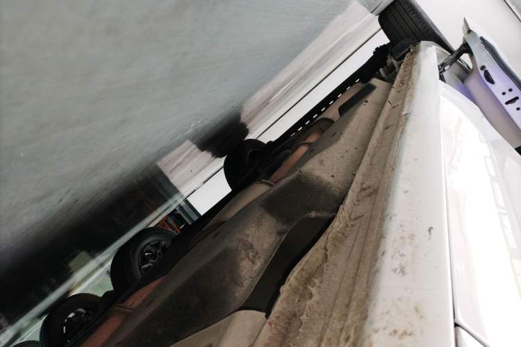Used Buick GL8 2022 Land Cruiser Executive Class 652T Comfort Model Right Side Sill