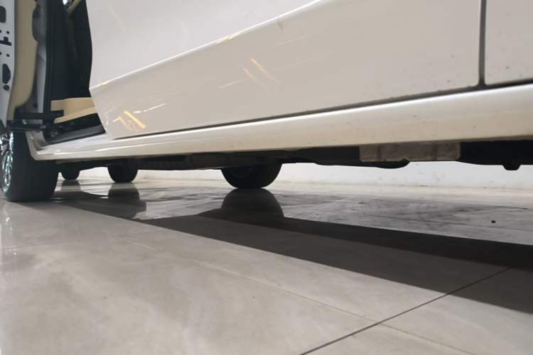 Used Buick GL8 2022 ES Land Cruiser 653T Luxury Model Right Side Sill