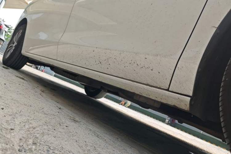 Used Buick GL8 2022 ES Landtrek 653T Luxury Edition Right Side Sill