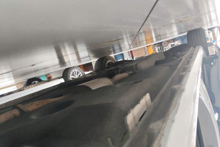 Used Buick GL8 2022 ES Landtrek 653T Comfort Edition Right Side Sill