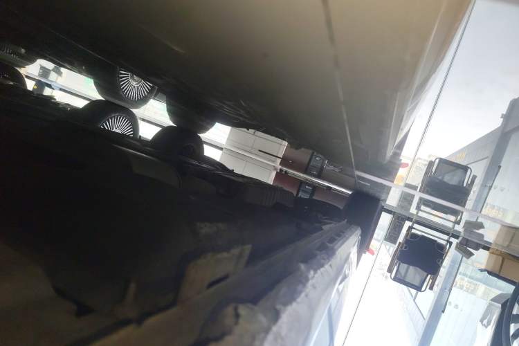 Used Buick GL8 2022 ES Landtrek 653T Comfort Edition Right Side Sill