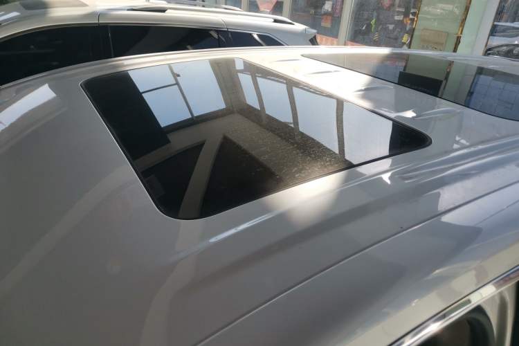 Used Buick GL8 2022 ES Landtrek 653T Smart Flagship Model Roof