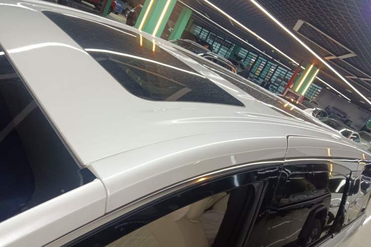 Used Buick GL8 2022 ES Land Cruiser 653T Luxury Model Roof