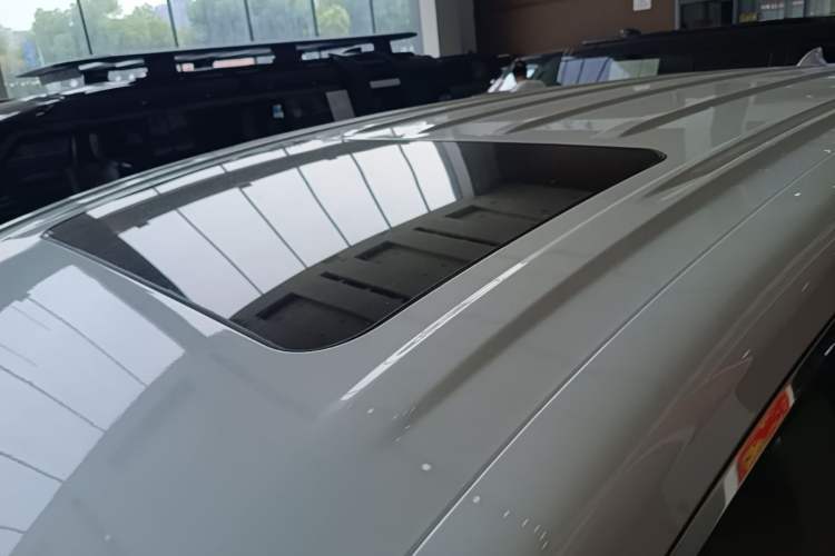 Used Buick GL8 2022 ES Landtrek 653T Luxury Edition Roof