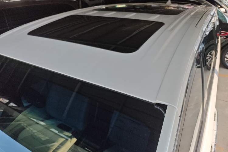 Used Buick GL8 2022 ES Land Cruiser 653T Luxury Model Roof