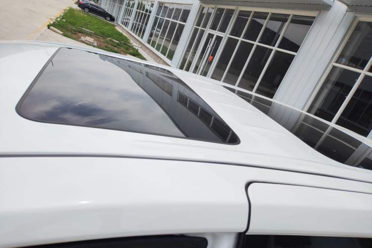 Used Buick GL8 2022 Land Executive Class 652T Prestige Model Roof