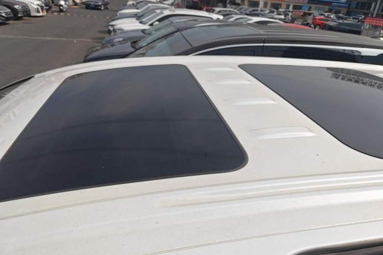 Used Buick GL8 2022 ES Land Cruiser 653T Luxury Model Roof