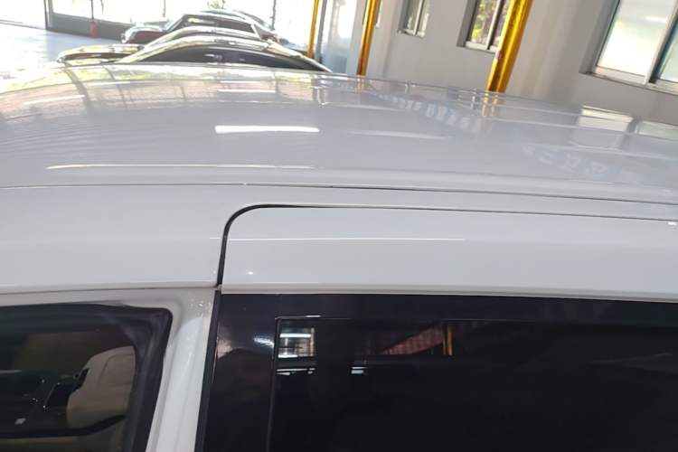 Used Buick GL8 2022 Land Cruiser Executive Class 652T Comfort Model Roof