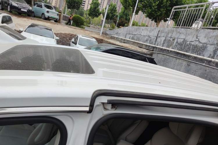 Used Buick GL8 2022 ES Landtrek 653T Comfort Edition Roof