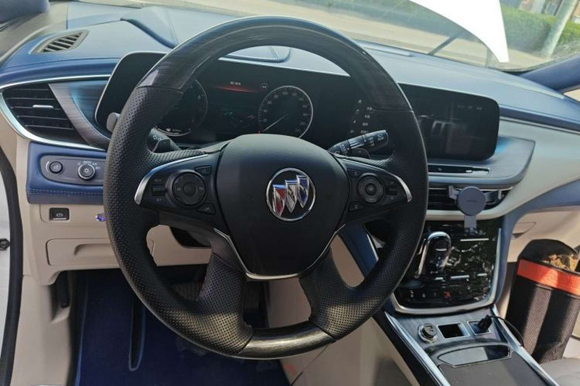 Used Buick GL8 2022 ES Landtrek 653T Comfort Edition Steering Wheel