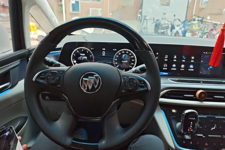 Used Buick GL8 2022 ES Landtrek 653T Comfort Edition Steering Wheel