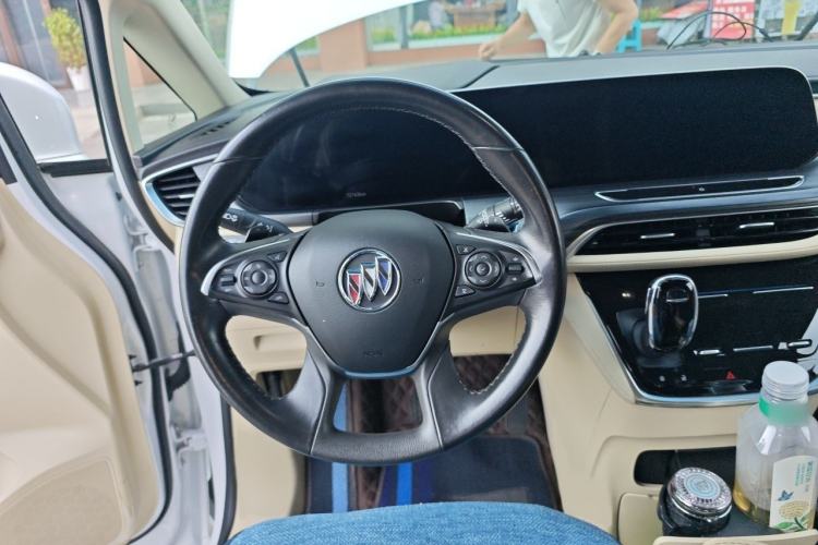 Used Buick GL8 2022 ES Land Cruiser 653T Luxury Model Steering Wheel