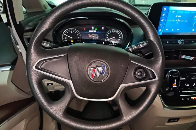 Used Buick GL8 2022 Land Cruiser Executive Class 652T Comfort Model Steering Wheel