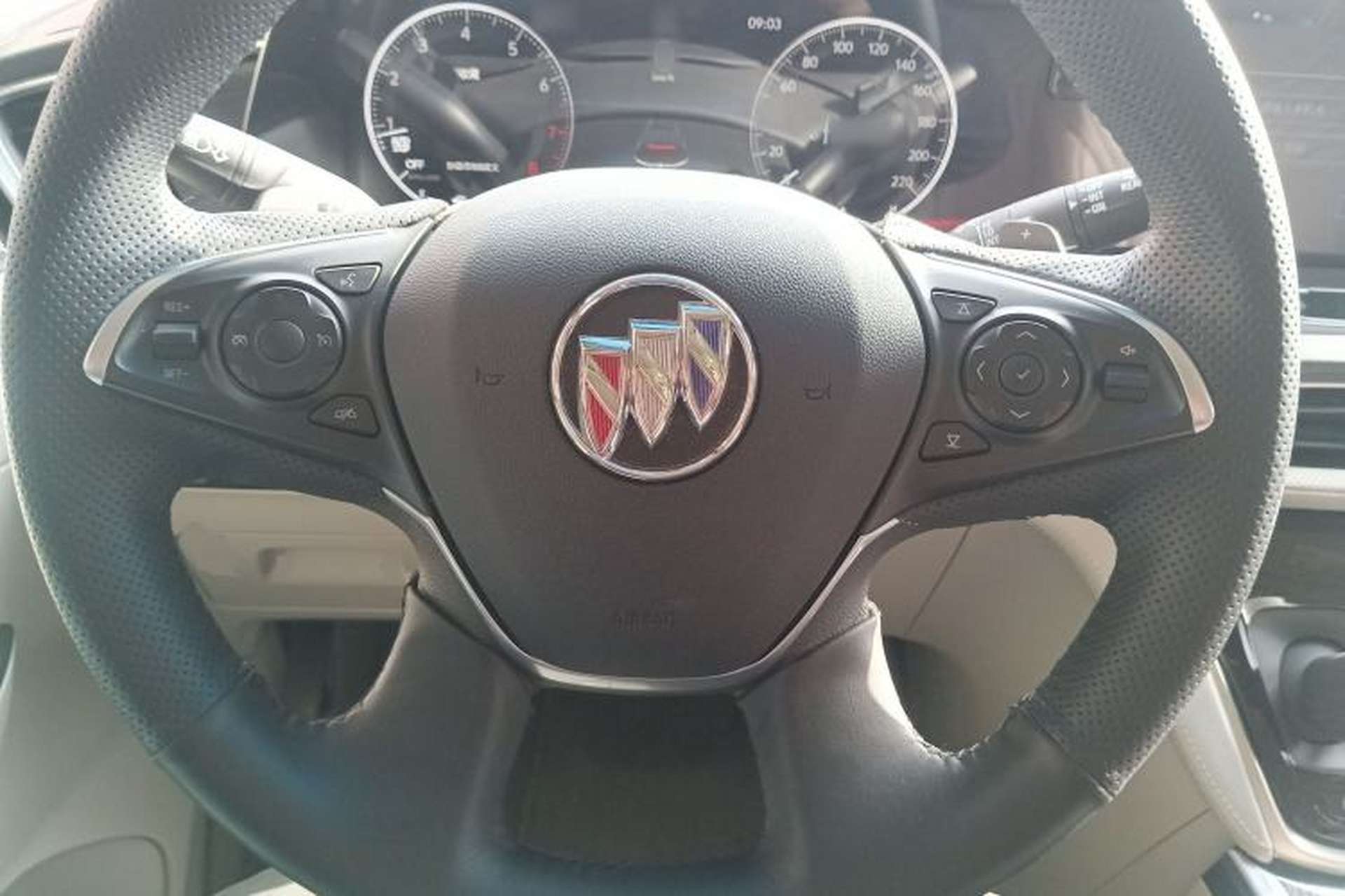 Used Buick GL8 2022 ES Landtrek 653T Comfort Edition Steering Wheel