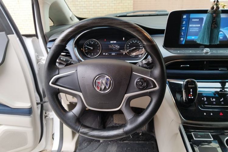 Used Buick GL8 2022 Land Cruiser Executive Class 652T Comfort Model Steering Wheel