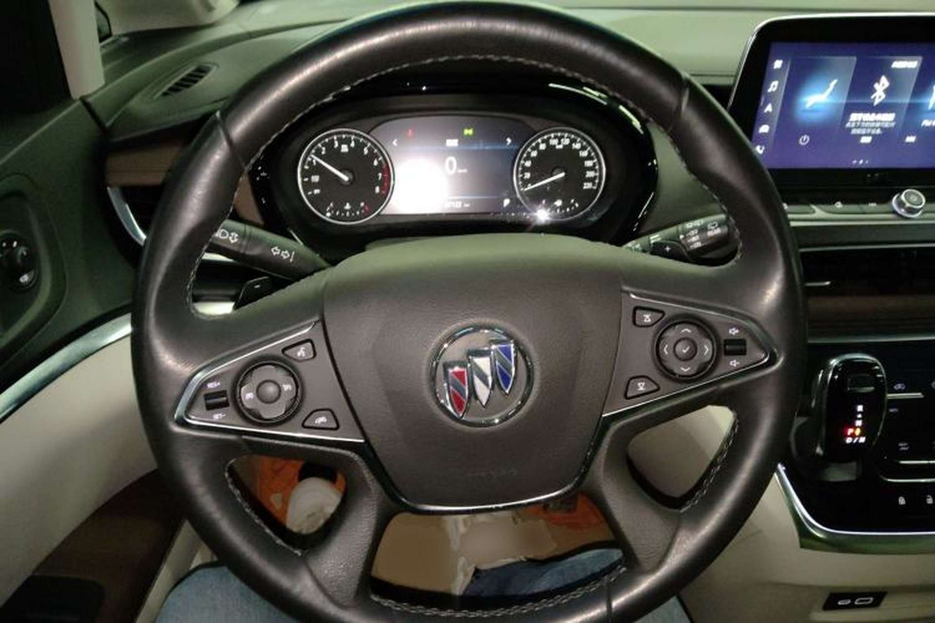 Used Buick GL8 2022 Land Executive Class 652T Prestige Model Steering Wheel
