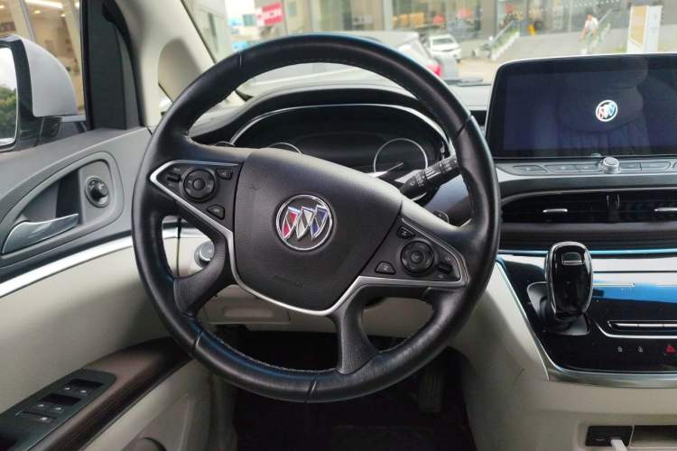 Used Buick GL8 2022 Land Business Class 652T Luxury Model Steering Wheel