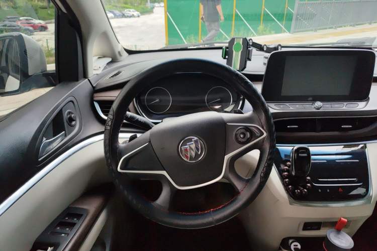 Used Buick GL8 2022 Land Cruiser Executive Class 652T Comfort Model Steering Wheel