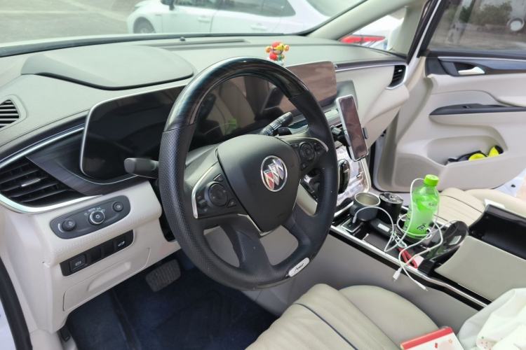 Used Buick GL8 2022 ES Landtrek 653T Comfort Edition Steering Wheel