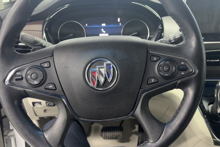 Used Buick GL8 2022 Land Business Class 652T Luxury Model Steering Wheel