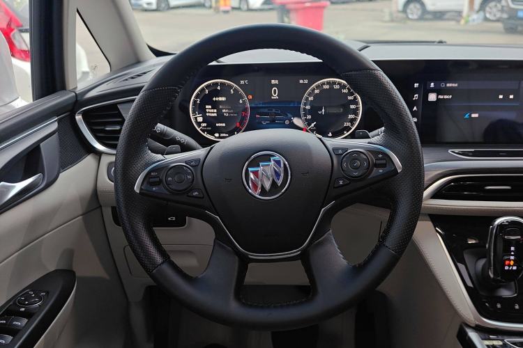 Used Buick GL8 2022 ES Landtrek 653T Comfort Edition Steering Wheel