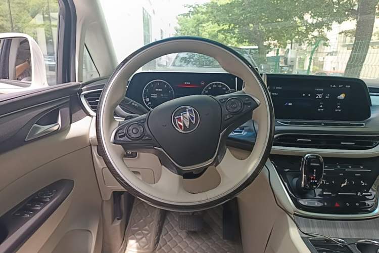 Used Buick GL8 2022 ES Landtrek 653T Comfort Edition Steering Wheel