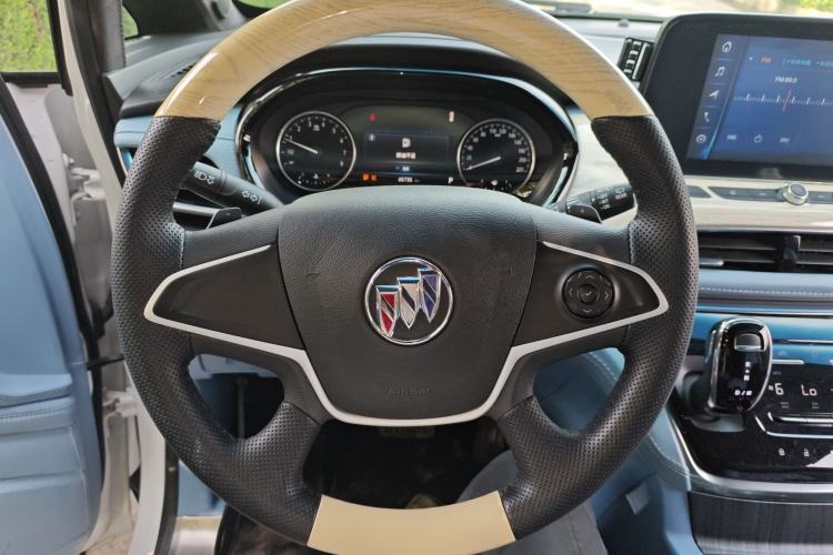 Used Buick GL8 2022 Land Cruiser Executive Class 652T Comfort Model Steering Wheel