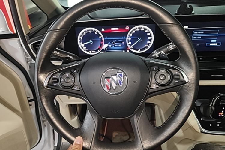 Used Buick GL8 2022 ES Land Cruiser 653T Luxury Model Steering Wheel
