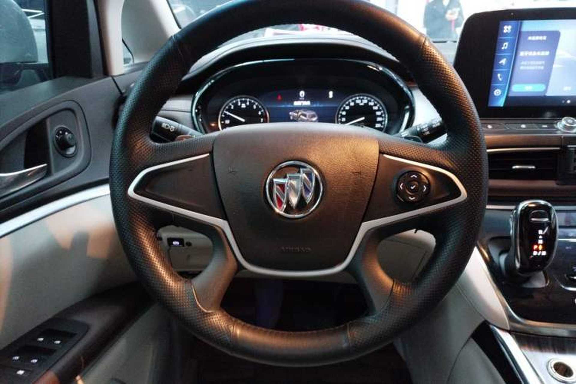Used Buick GL8 2022 Land Cruiser Executive Class 652T Comfort Model Steering Wheel