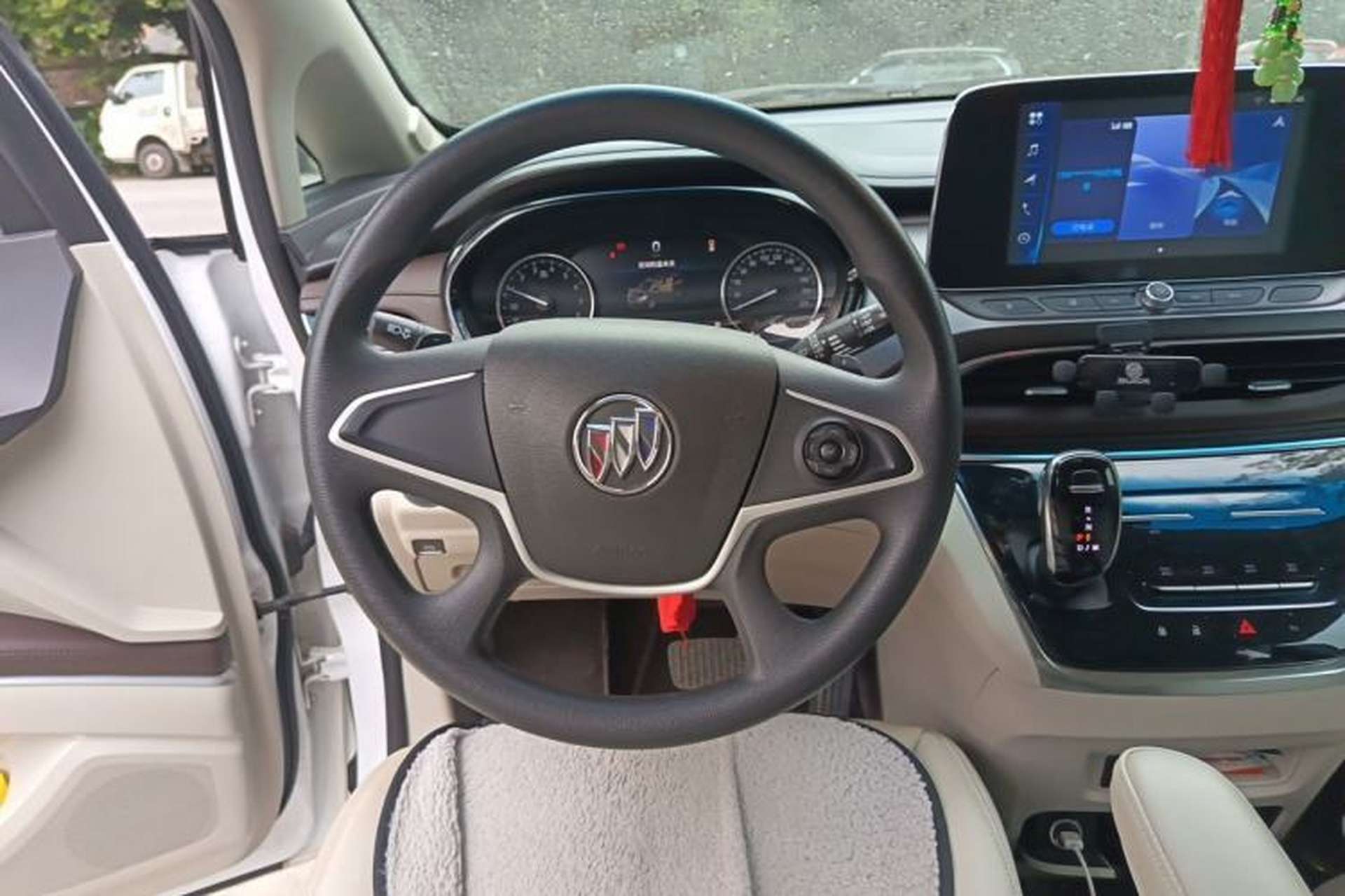 Used Buick GL8 2022 Land Cruiser Executive Class 652T Comfort Model Steering Wheel