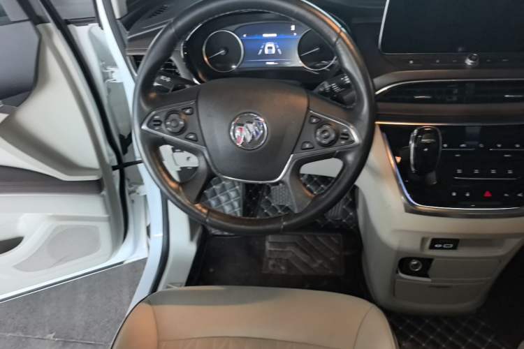 Used Buick GL8 2022 Land Executive Class 652T Prestige Model Steering Wheel