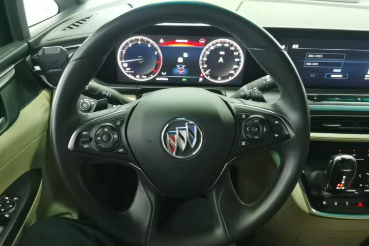 Used Buick GL8 2022 ES Land Cruiser 653T Luxury Model Steering Wheel