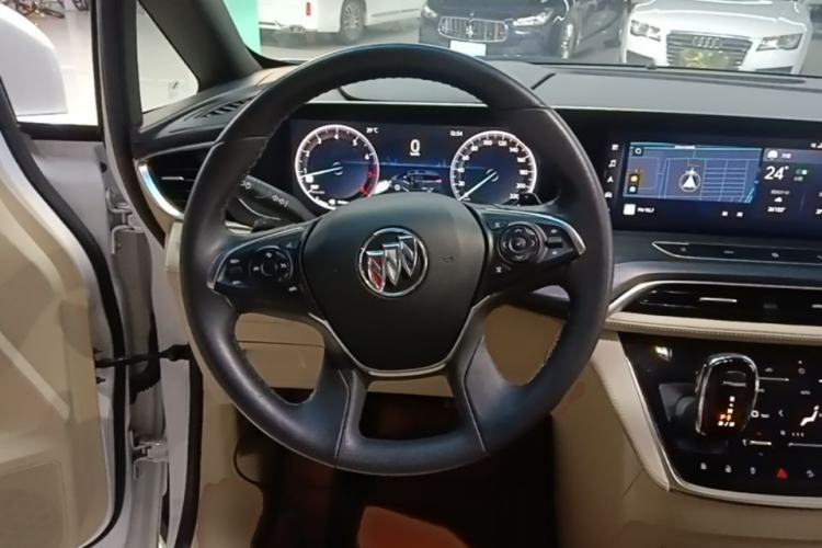 Used Buick GL8 2022 ES Land Cruiser 653T Luxury Model Steering Wheel