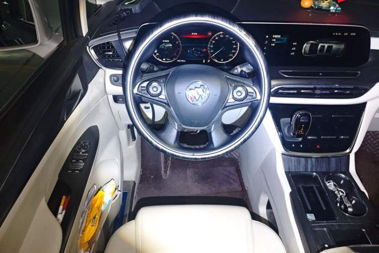 Used Buick GL8 2022 ES Landtrek 653T Comfort Edition Steering Wheel