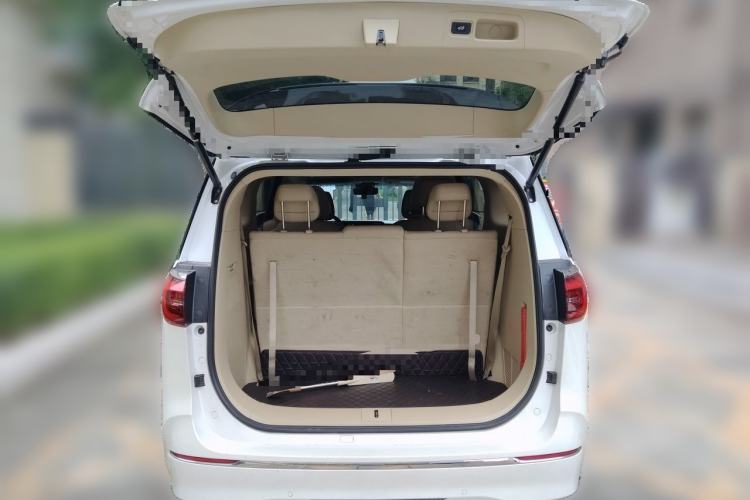 Used Buick GL8 2022 ES Landtrek 653T Luxury Edition Trunk