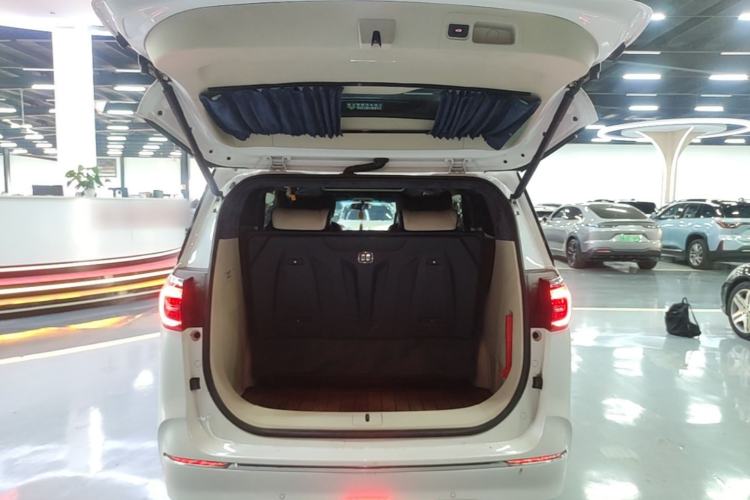 Used Buick GL8 2022 ES Landtrek 653T Comfort Edition Trunk