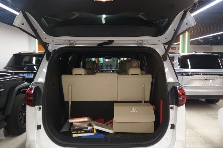 Used Buick GL8 2022 ES Land Cruiser 653T Luxury Model Trunk