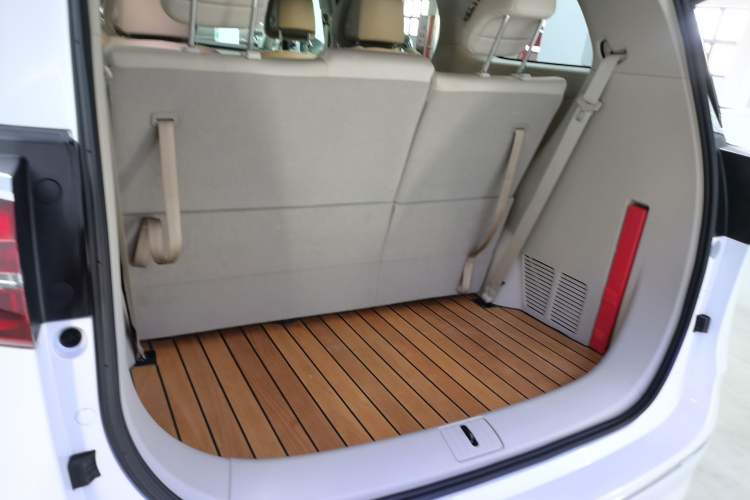 Used Buick GL8 2022 ES Landtrek 653T Comfort Edition Trunk