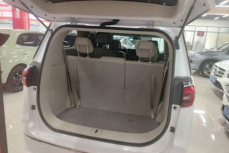 Used Buick GL8 2022 ES Landtrek 653T Comfort Edition Trunk