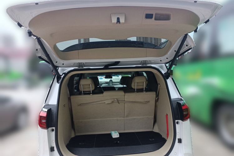 Used Buick GL8 2022 ES Landtrek 653T Luxury Edition Trunk