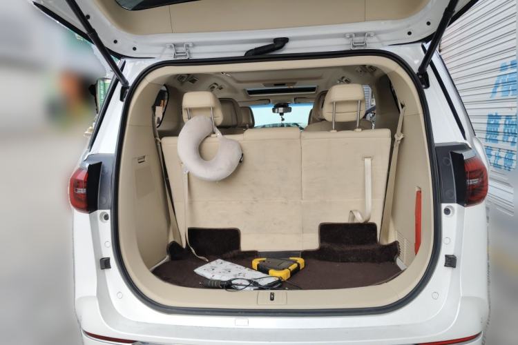 Used Buick GL8 2022 ES Landtrek 653T Luxury Edition Trunk
